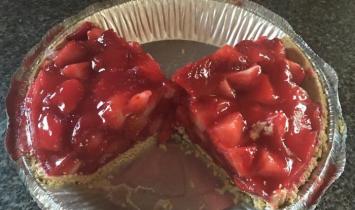 Pie with frozen berries